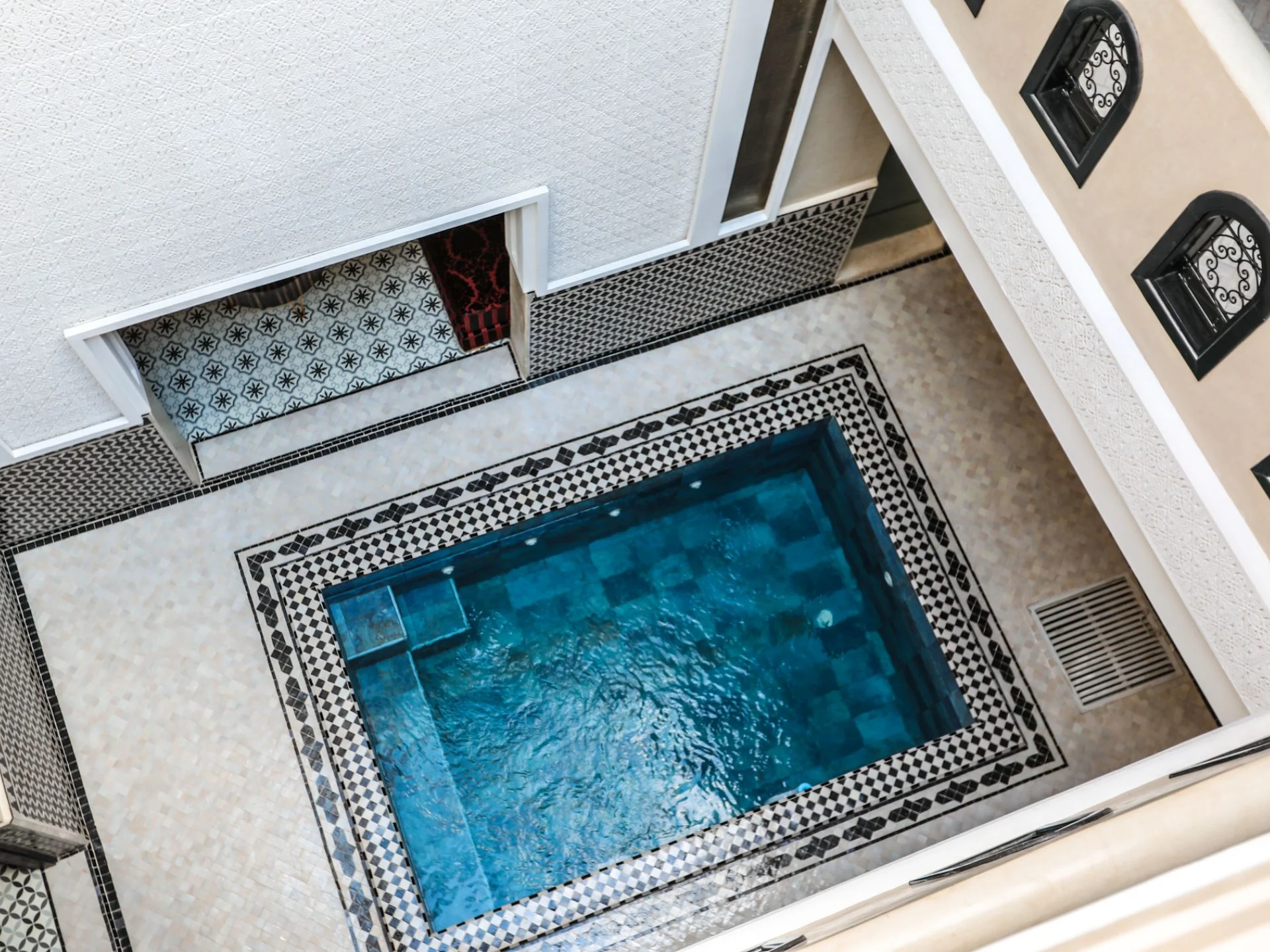 riad cologne pool